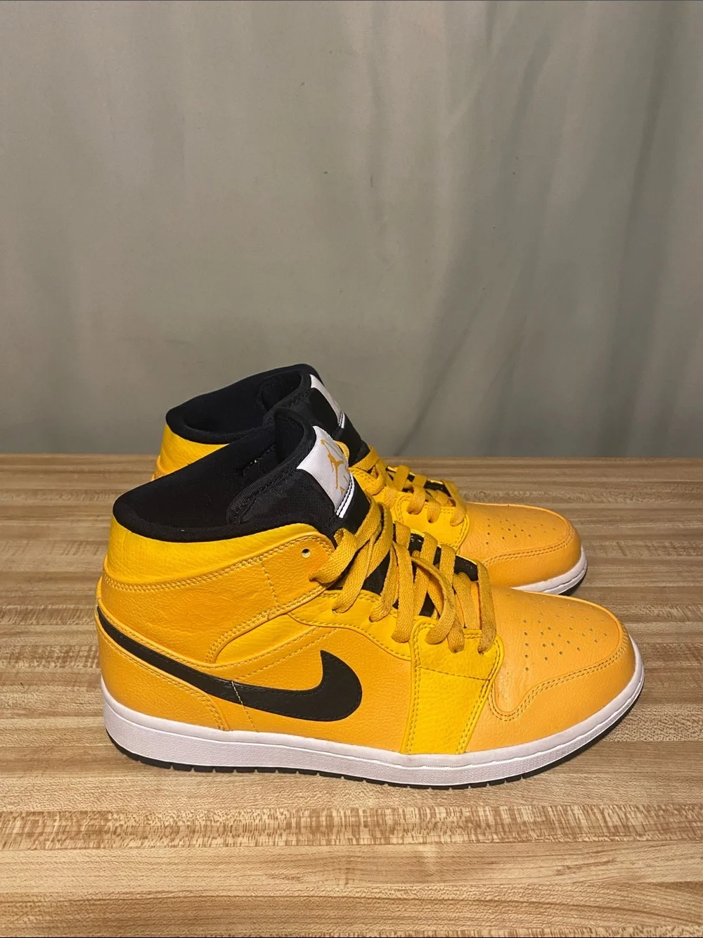 Nike Mens Air Jordan Retro Mid University Gold Lakers/Packers/Steelers Shoes 10